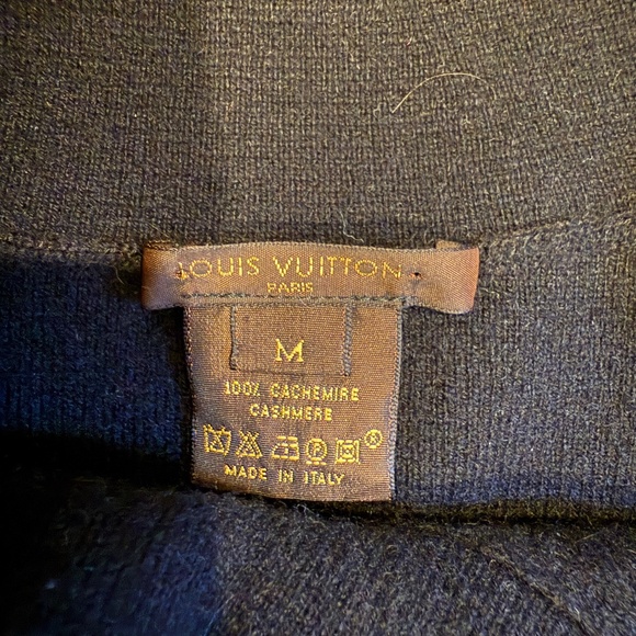 Louis Vuitton Black Cashmere Crop Sweater with Mink pom poms - Picture 5 of 6